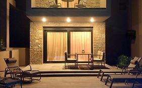 Epos Villas & Luxury Studios